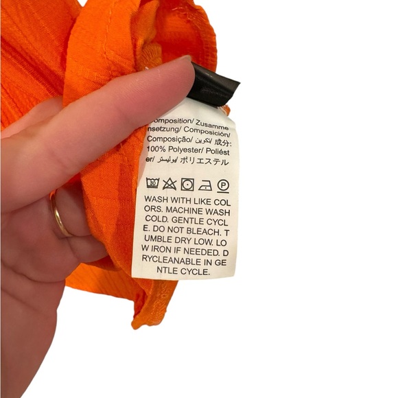 Women’s SHEIN Bright Orange Short Sleeve V-Neck Striped Blouse. Size Large. - Picture 6 of 6